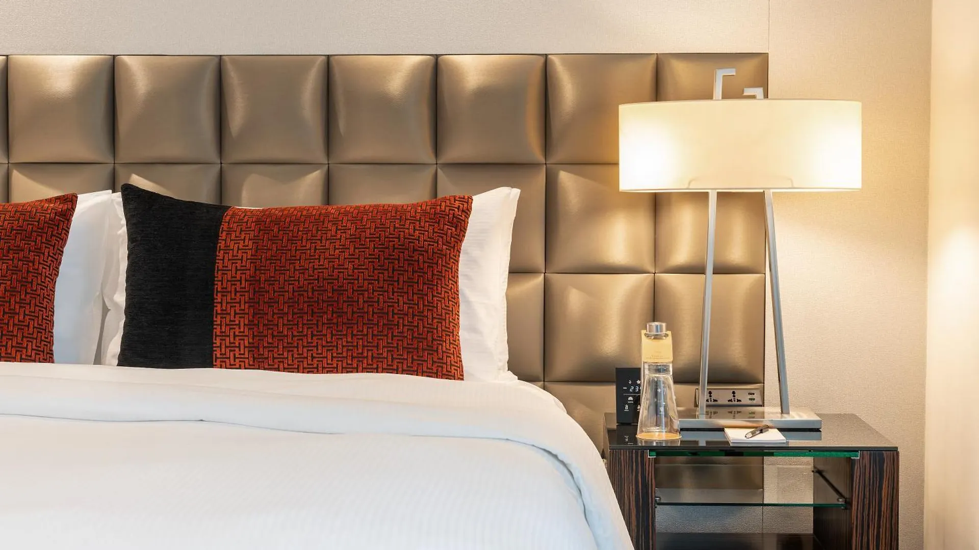 Voco - Bonnington Dubai By Ihg Hotel